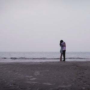 曰本人三人交╳╳╳69动漫
