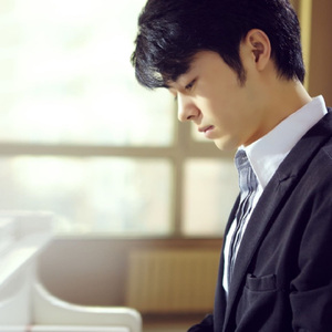 曰本人三人交╳╳╳69动漫
